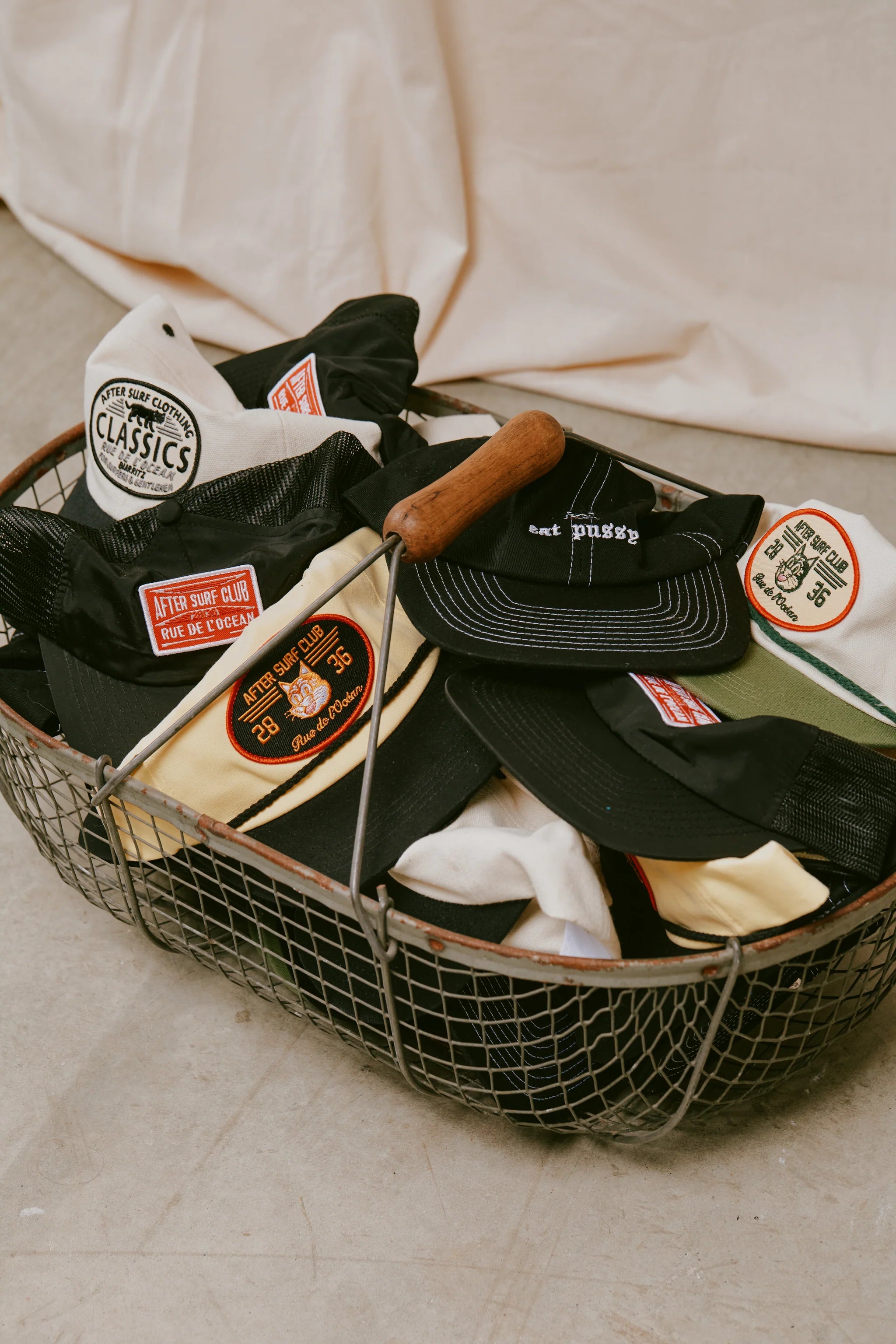 Cap After Surf Club Yellow and black・Rue de l'Océan