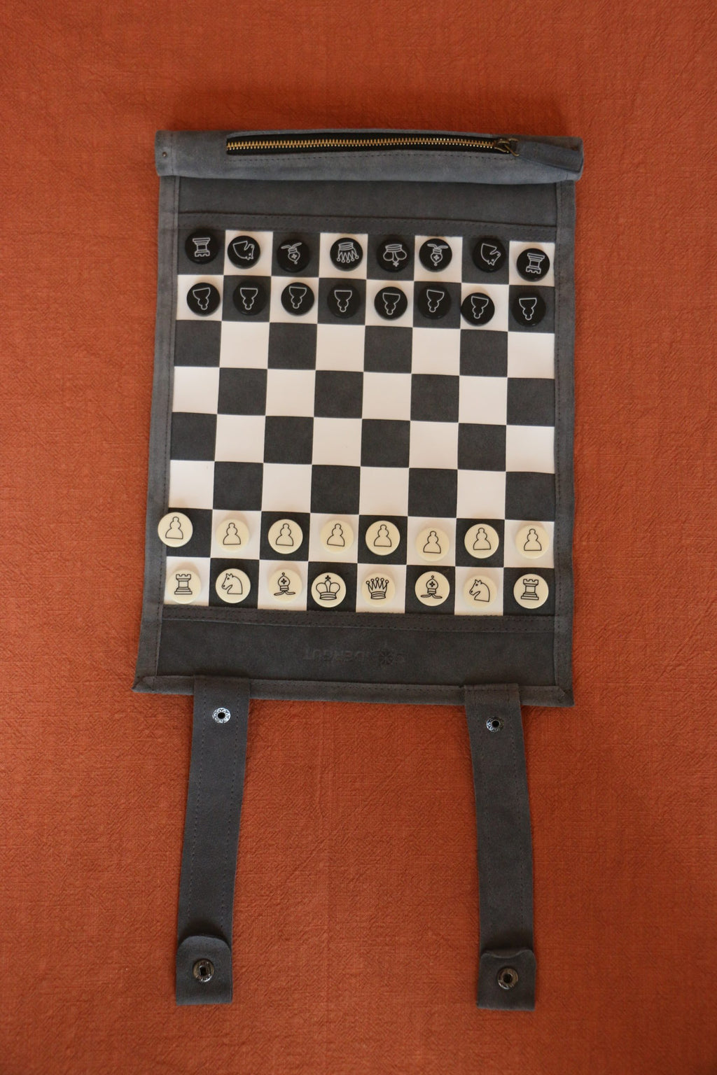 Travel chessboard