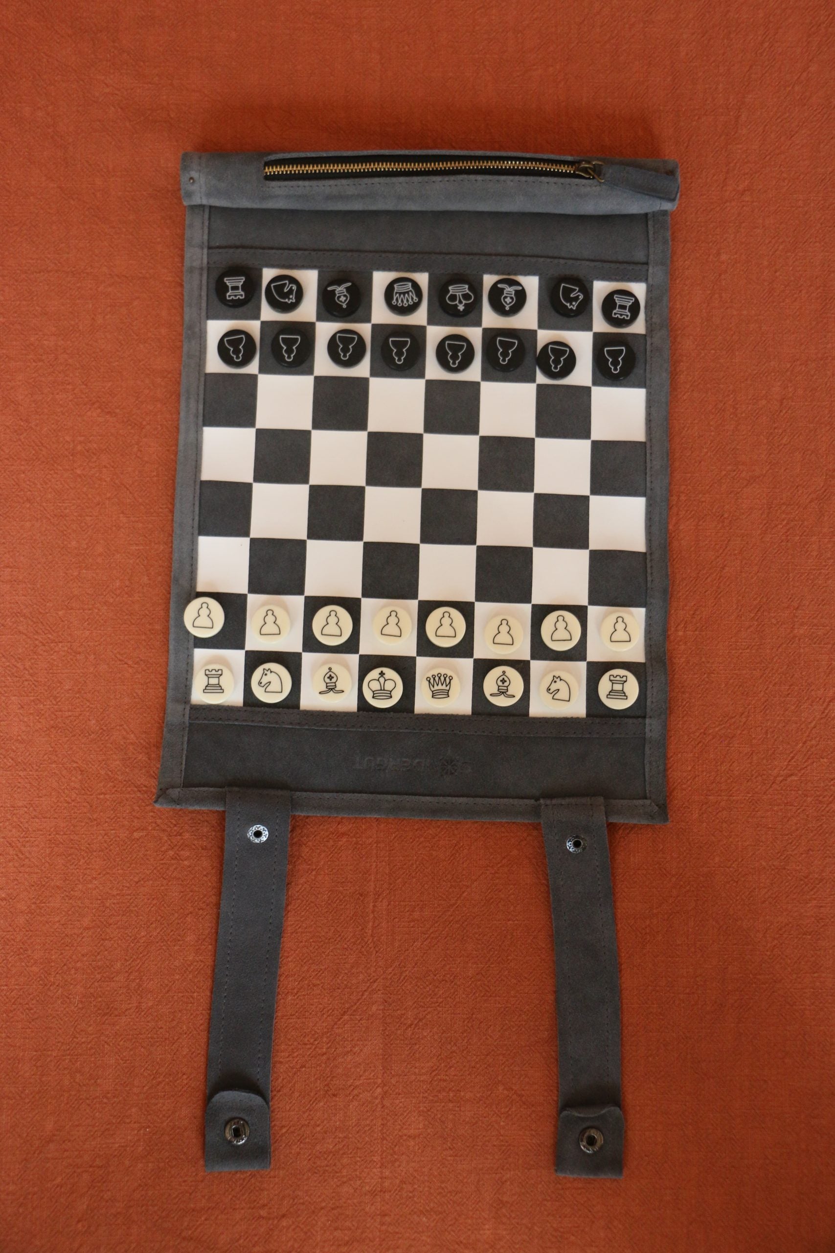 Travel chessboard