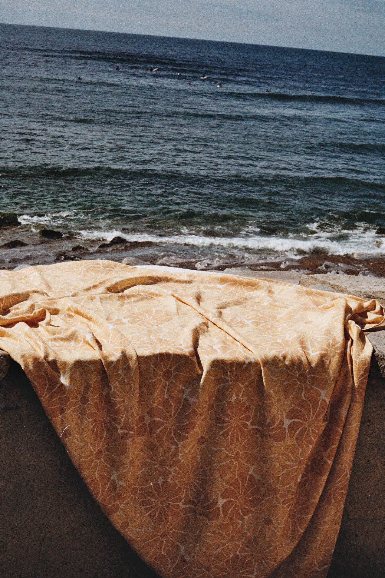 LAZY DAYS FUTA · Linen